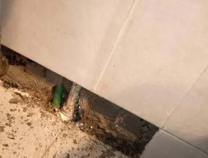 达尔罕茂明楼顶漏水维修公司分享下修复水管漏水的几种小方法